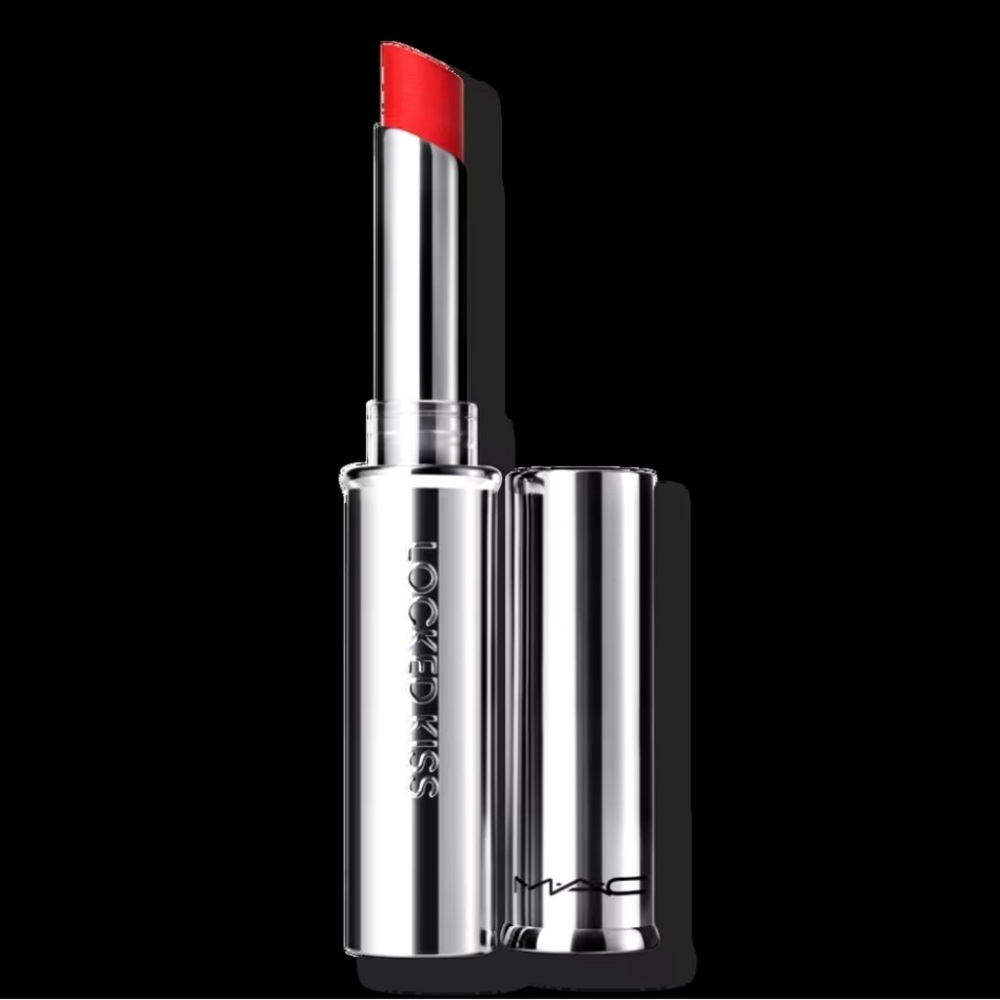 “MAC - LOCKED KISS” 24 HOUR LIPSTICK